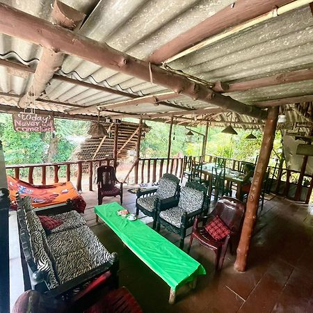 סיגירייה The Traveller'S Hostel & Private Rooms מראה חיצוני תמונה