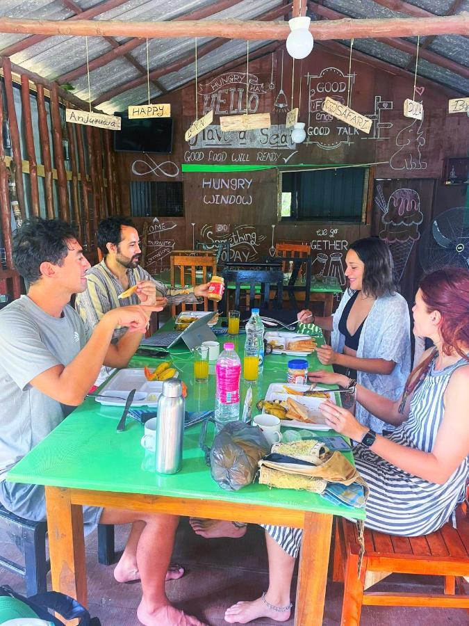 סיגירייה The Traveller'S Hostel & Private Rooms מראה חיצוני תמונה