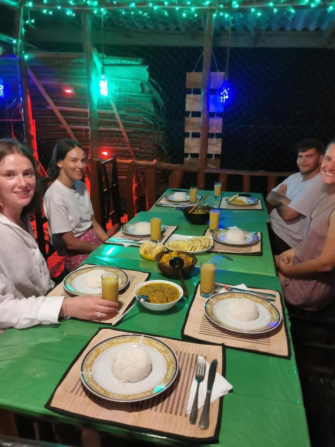סיגירייה The Traveller'S Hostel & Private Rooms מראה חיצוני תמונה